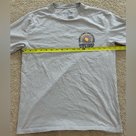 Vineyard Vines XS Graphic T-Shirt - Picture 5 of 7